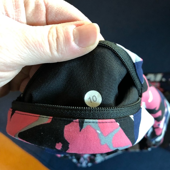 Lululemon crops - Picture 3 of 3